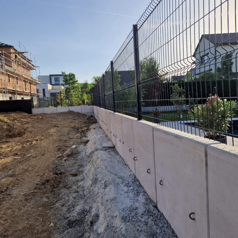 Escalier suspendu, bloc marche,  murets Saint-Louis 26