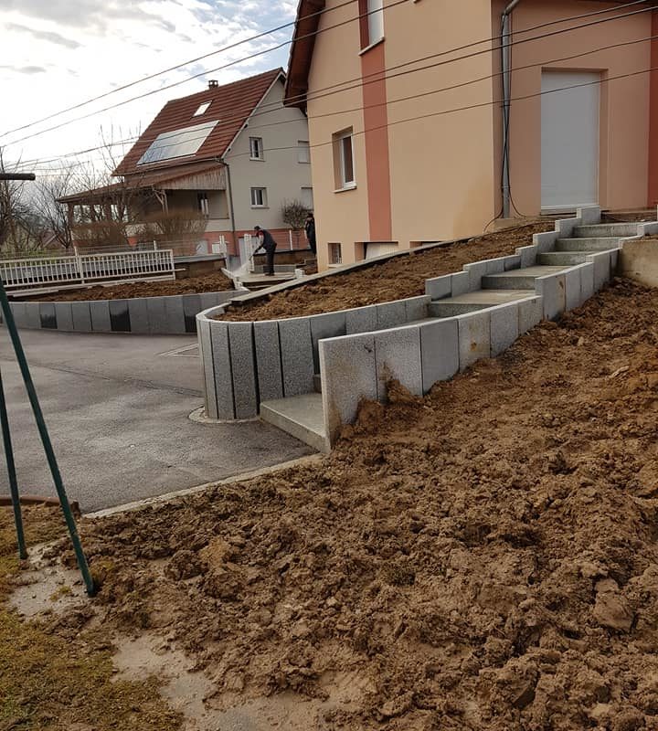 Escalier suspendu, bloc marche,  murets Rixheim 0