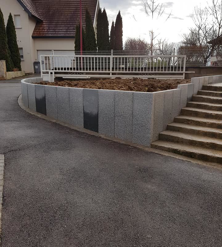 Escalier suspendu, bloc marche,  murets Belfort 4