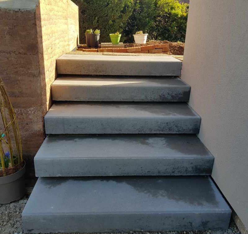 Escalier suspendu, bloc marche,  murets Colmar 44
