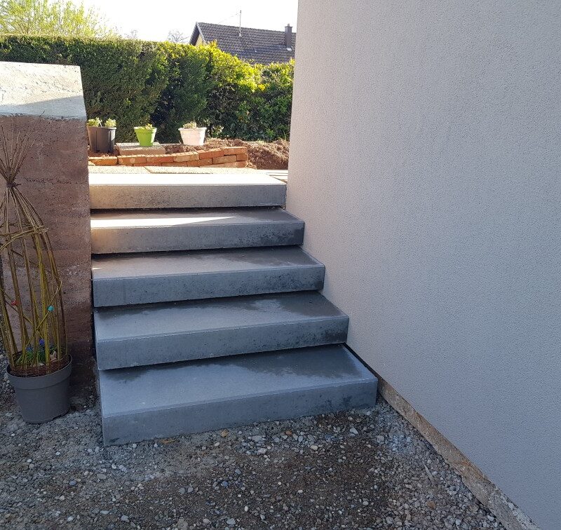 Escalier suspendu, bloc marche,  murets Kingersheim 46